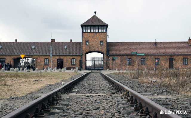 弱いものから死んでいく地獄の鉄路…ナチス・ドイツの「死への列車」