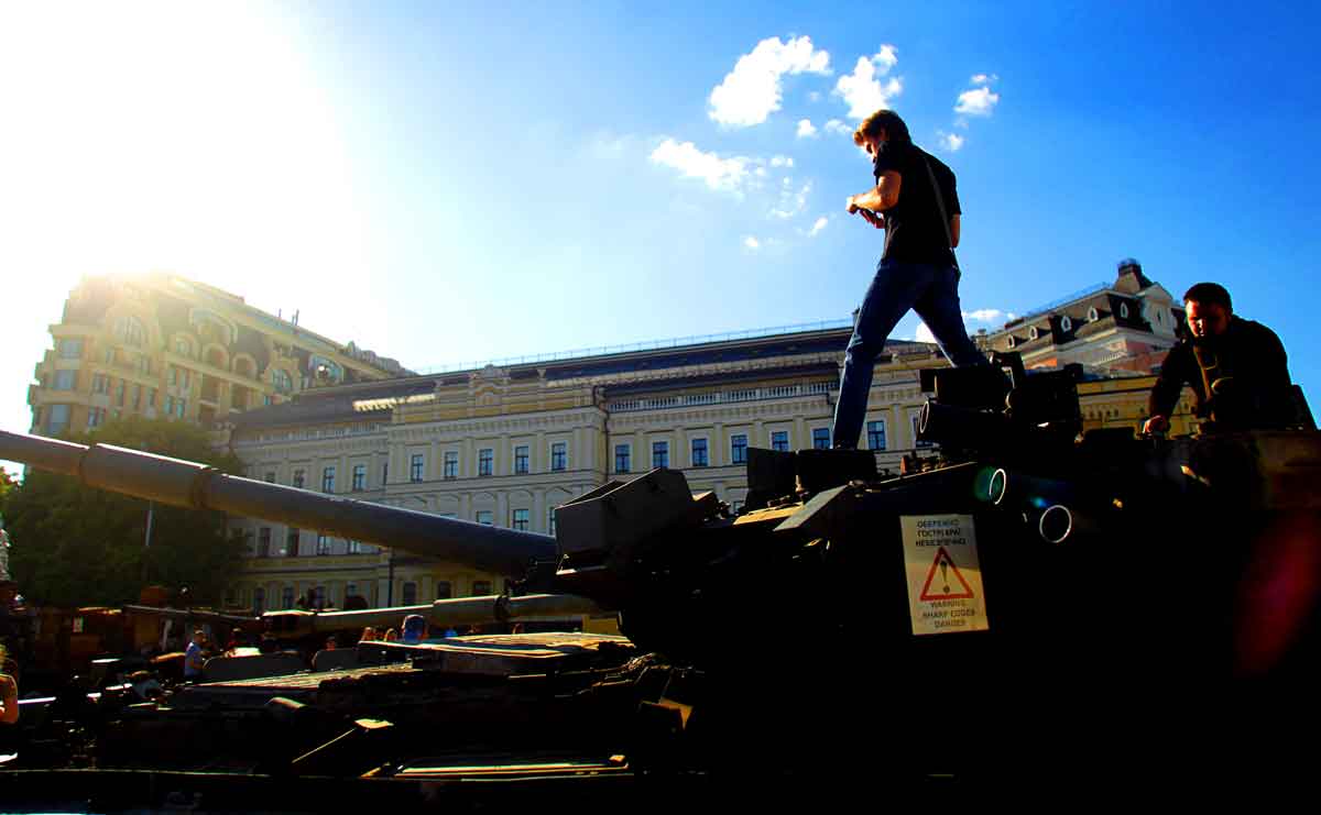 戦場カメラマンが「ウクライナ戦争の劇的なニュース」に感じた違和感