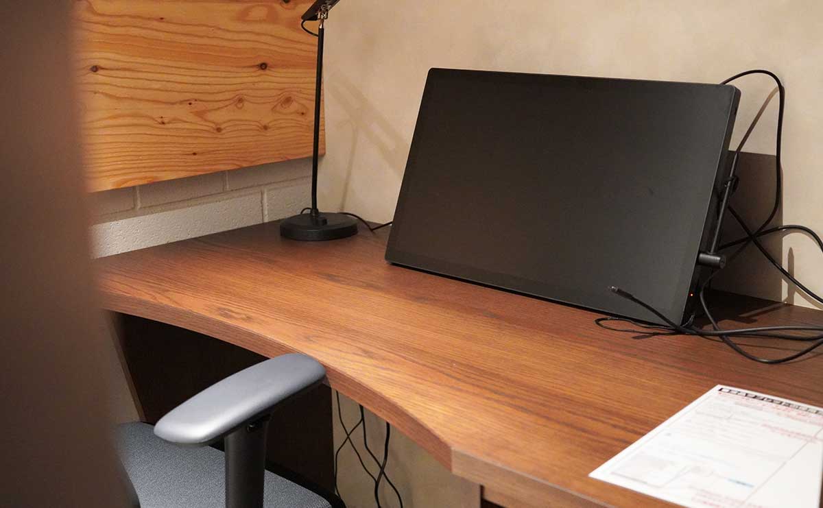 CREATORS LOUNGE ZENON