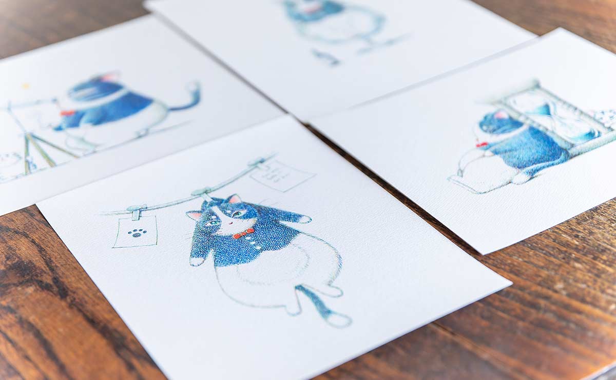 「まあ、適当でもいいじゃない」 絵本作家・はせがわゆうじさんが描く“心をゆるめる”猫たちのサムネイル