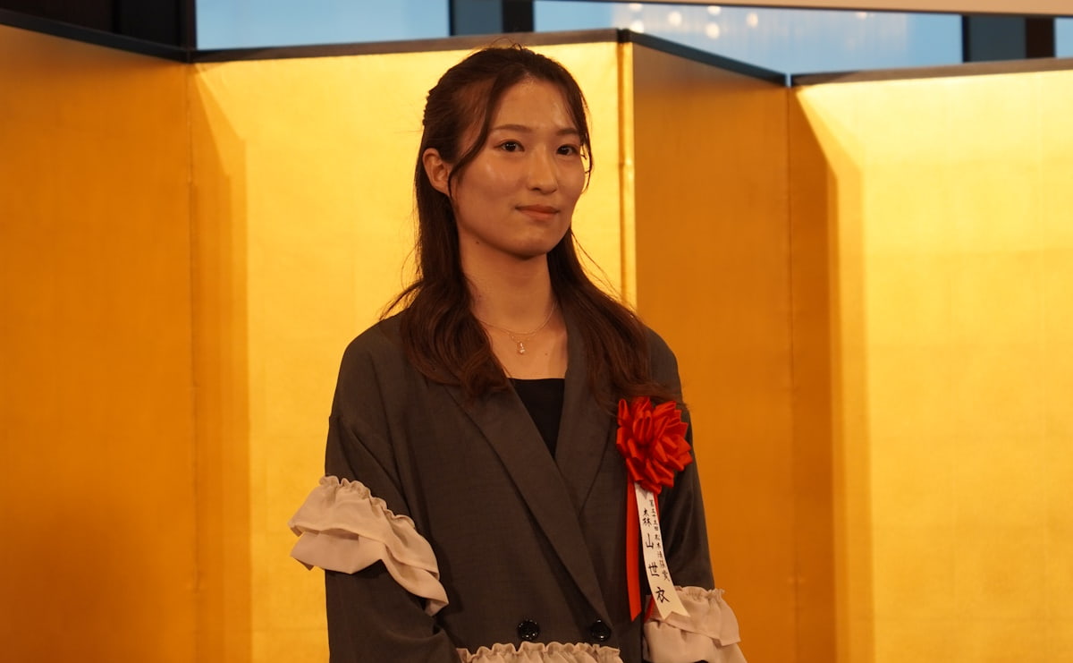 森山世衣さん『ひなたの中継点』が松本清張賞に　女子駅伝を瑞々しく描いた長編小説のサムネイル