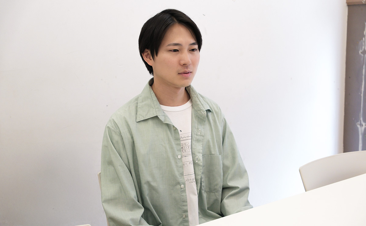 混雑したマクドナルドで耳を疑った友人の言葉　でも笑っていないのは僕だけだった（なかむたの「絶望型平和主義」第2話）のサムネイル
