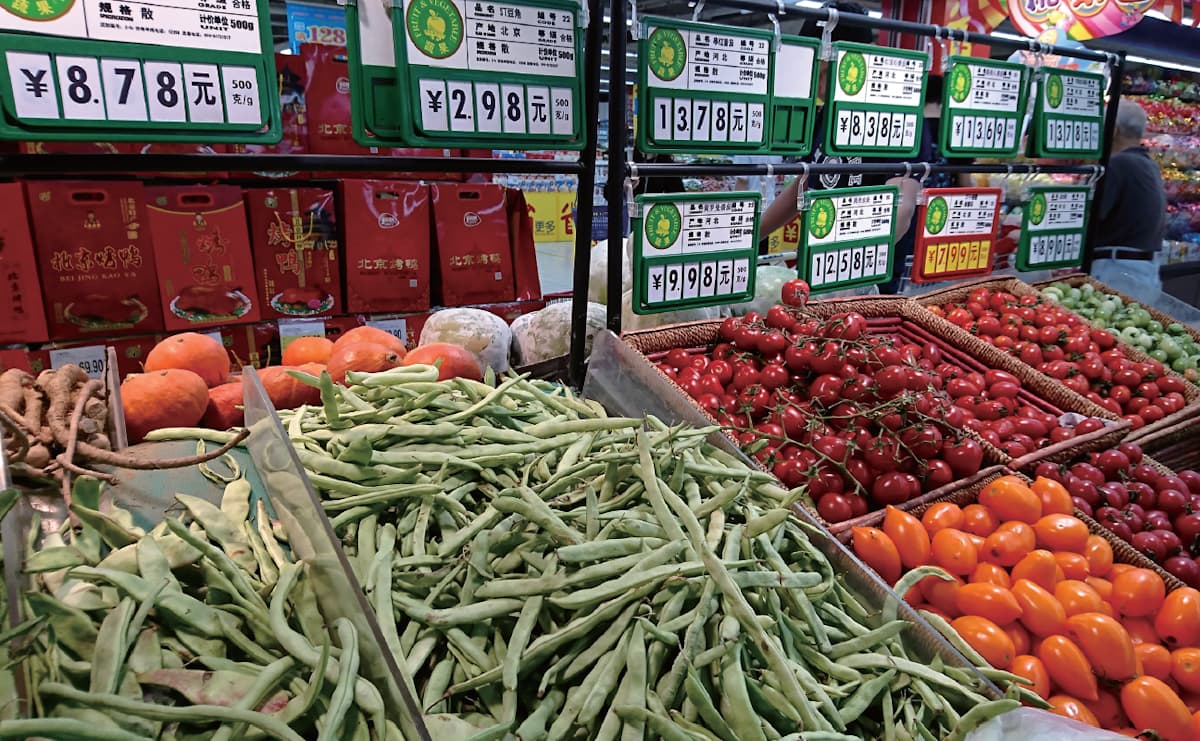 日本人が驚く「中国のスーパー」　油は10リットル買い、野菜は枝つきが当たり前？のサムネイル