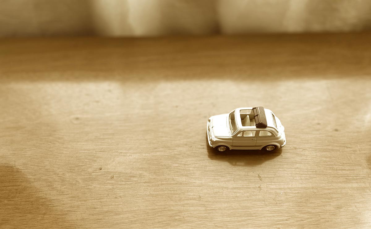 駆けつけた夫が見た「無惨な愛車と無傷の妻」　私が乗った最初で最後の救急車（連載「夫を失うということ」第40話）のサムネイル