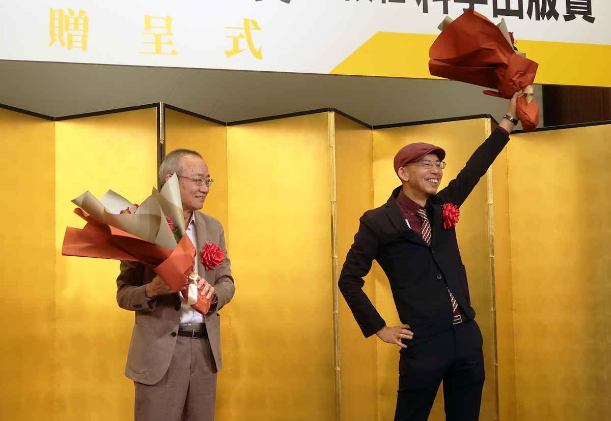 左から山岡淳一郎さん、内藤健さん