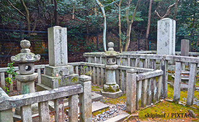 木戸孝充と妻・松子の墓