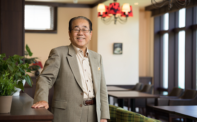 76歳で再び挑んだ外食産業の現場革命～横川竟・高倉町珈琲会長のサムネイル