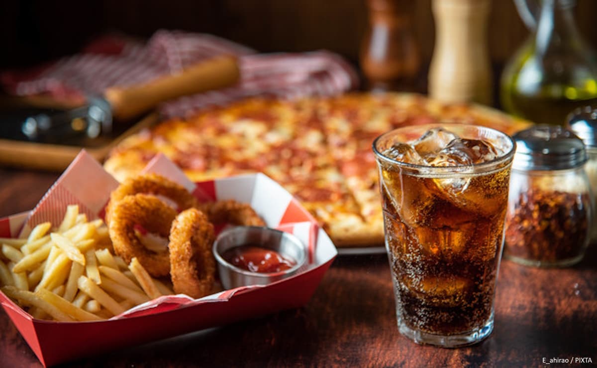 カロリーゼロの炭酸飲料は本当に体に良いのか？ 英大規模研究で判明した驚きの結果のサムネイル