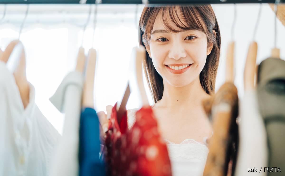 着てみたら「安っぽい服」を避けるには？ 高見えする服を選ぶ１つのポイントのサムネイル